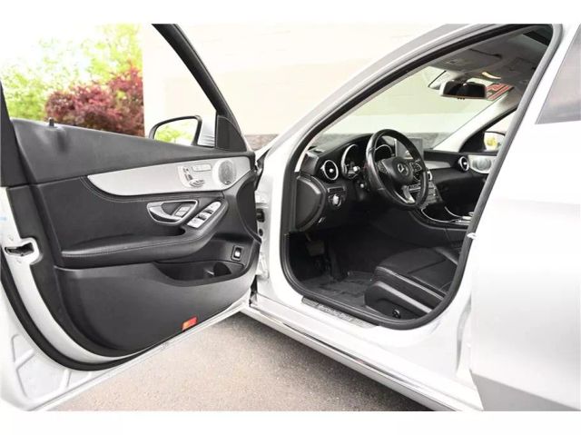 Vehicle image 20 of 28