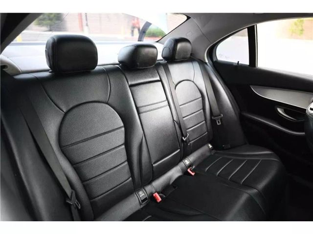 Vehicle image 13 of 28