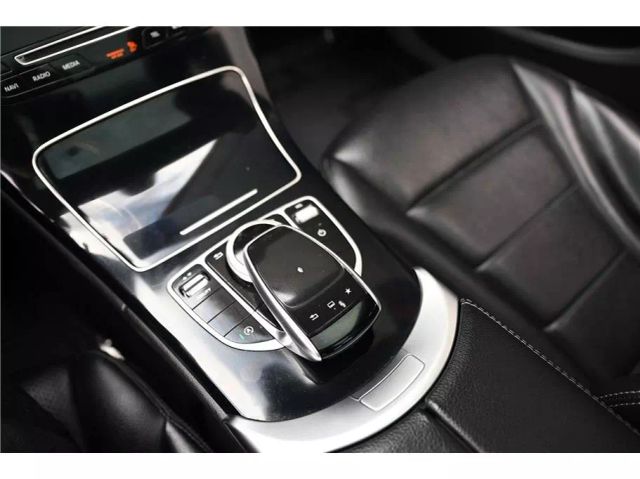 Vehicle image 27 of 28