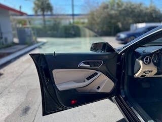 Vehicle image 21 of 50