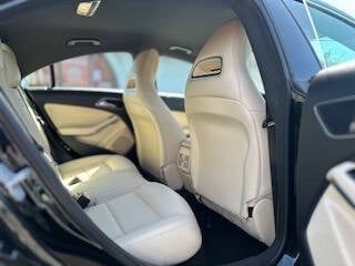 Vehicle image 18 of 50