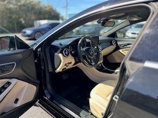 Vehicle image 22 of 50