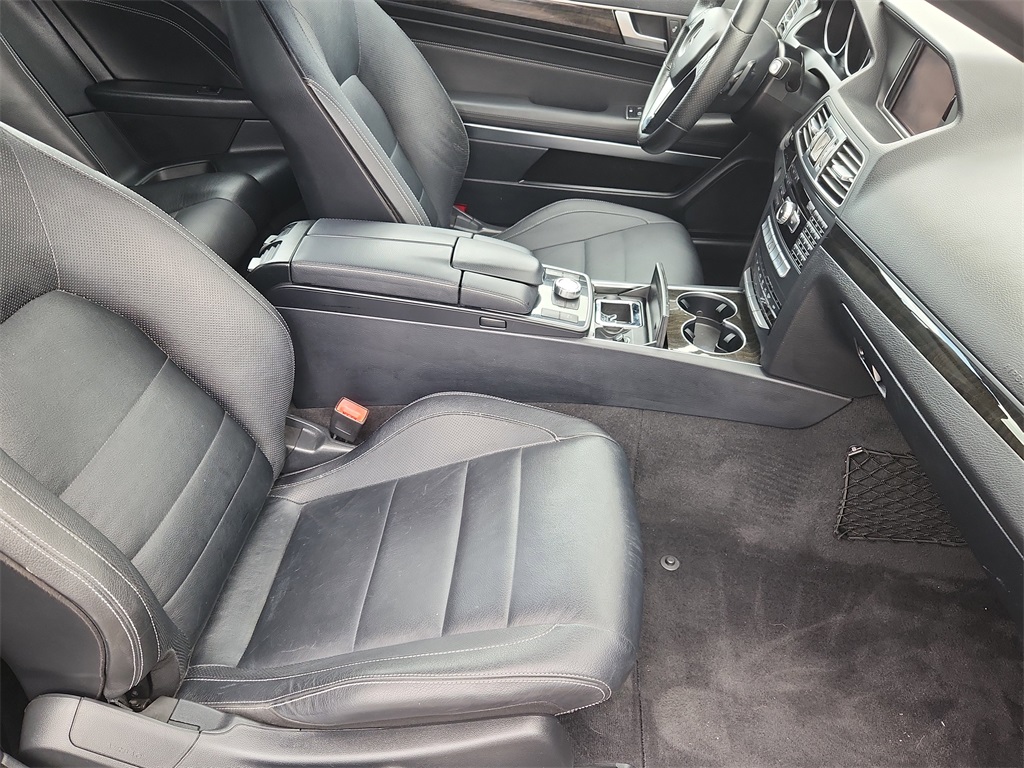 Vehicle image 11 of 23