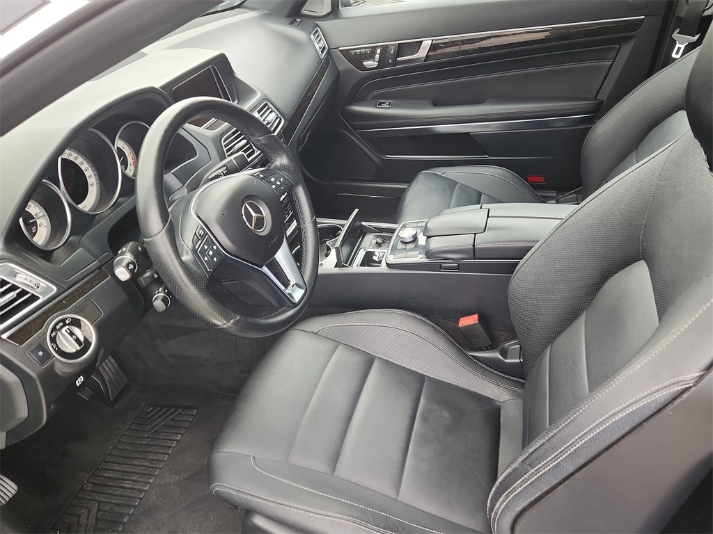 Vehicle image 20 of 23