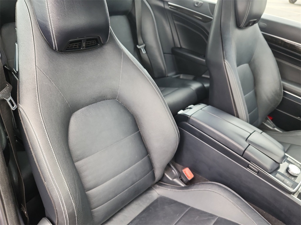 Vehicle image 10 of 23
