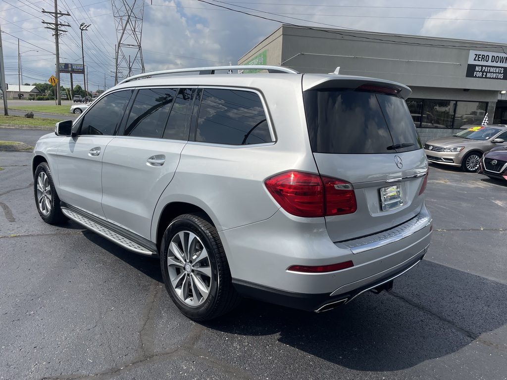 Vehicle image 4 of 10