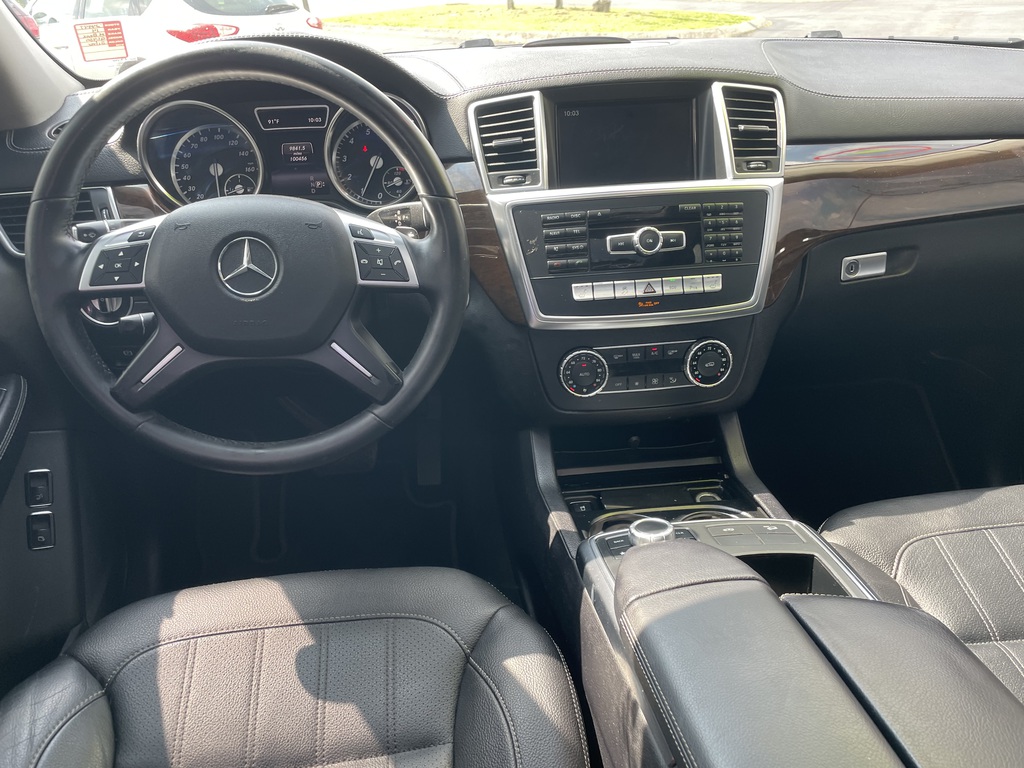 Vehicle image 9 of 10