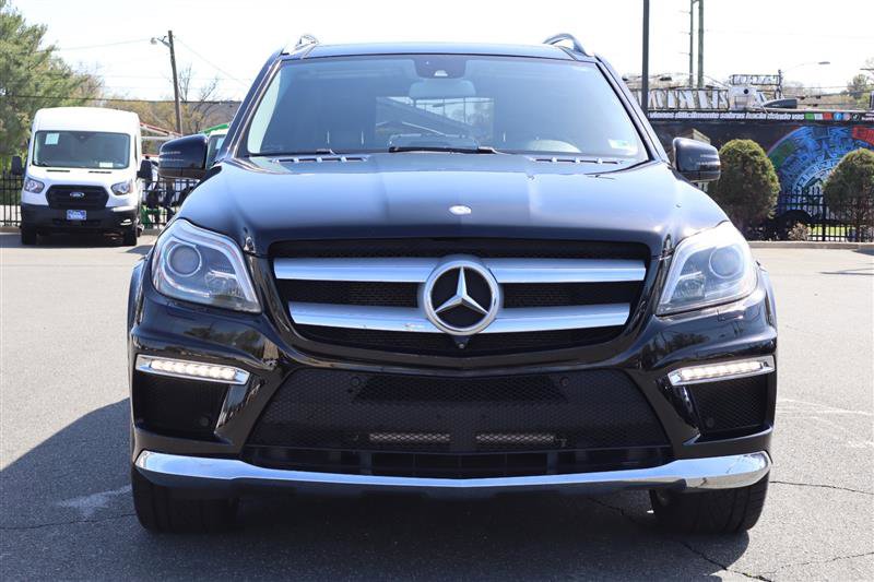 2015 Mercedes-Benz GL-Class 550 Image 3 of 44