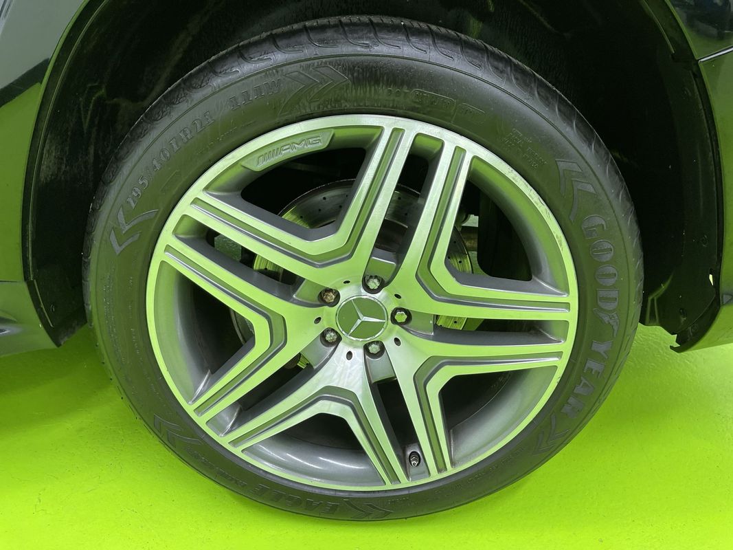 Vehicle image 15 of 18