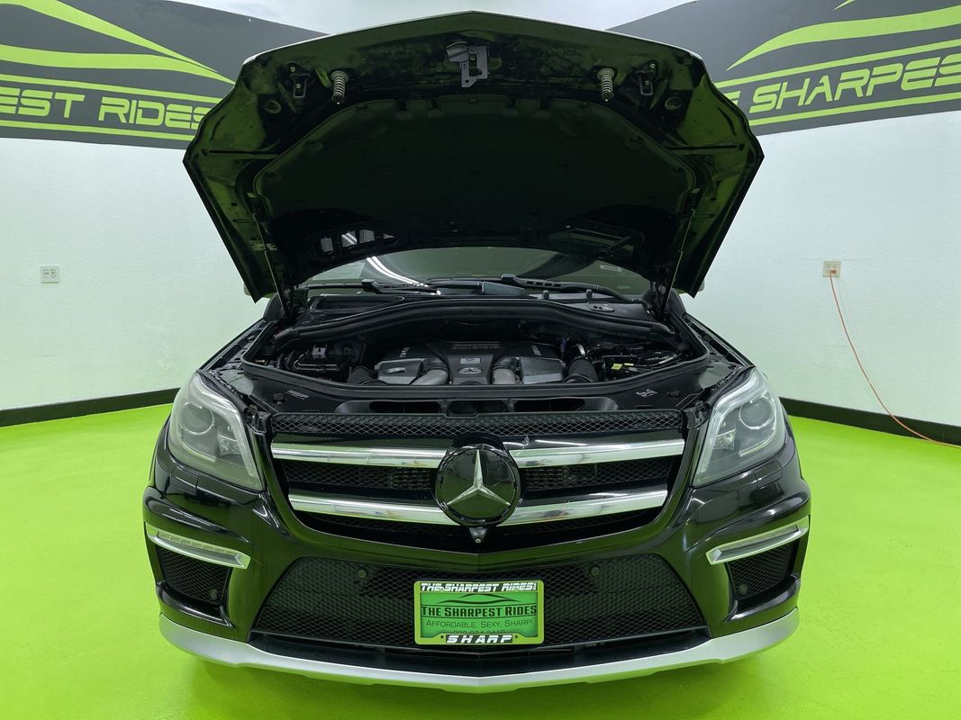 Vehicle image 9 of 18