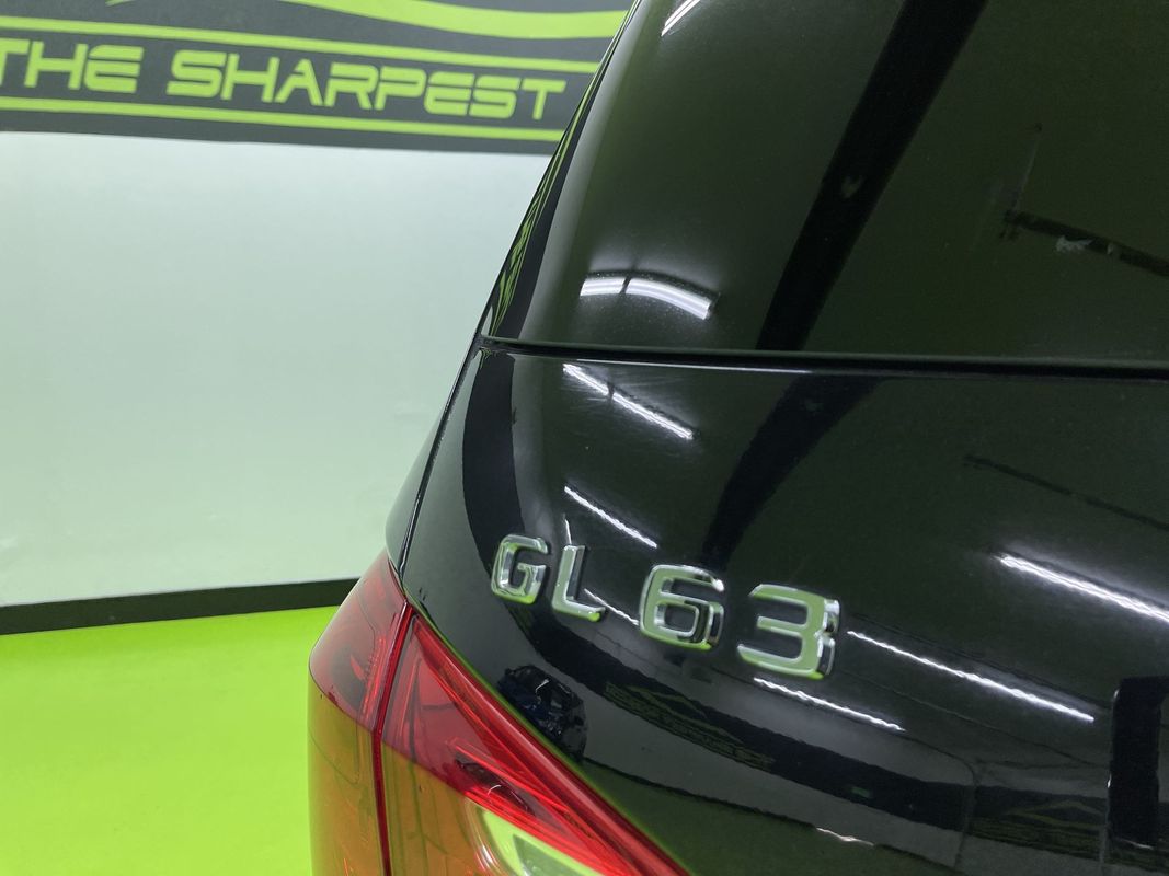 Vehicle image 13 of 18