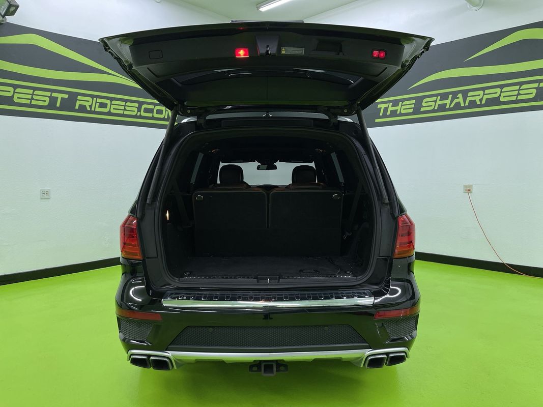 Vehicle image 11 of 18
