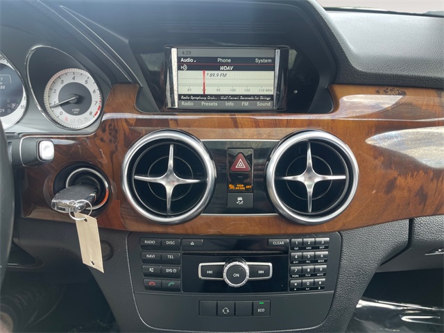 Vehicle image 20 of 44