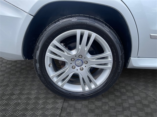Vehicle image 35 of 44