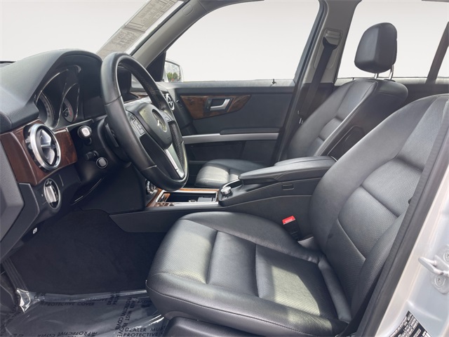 Vehicle image 9 of 44