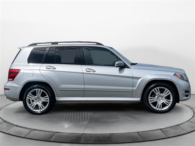 Vehicle image 4 of 44