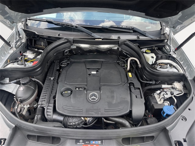 Vehicle image 27 of 44