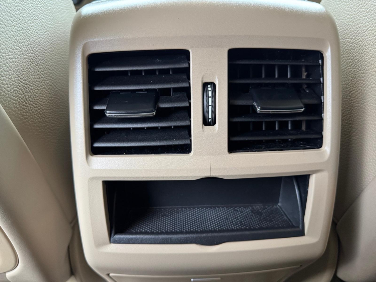 Vehicle image 26 of 29
