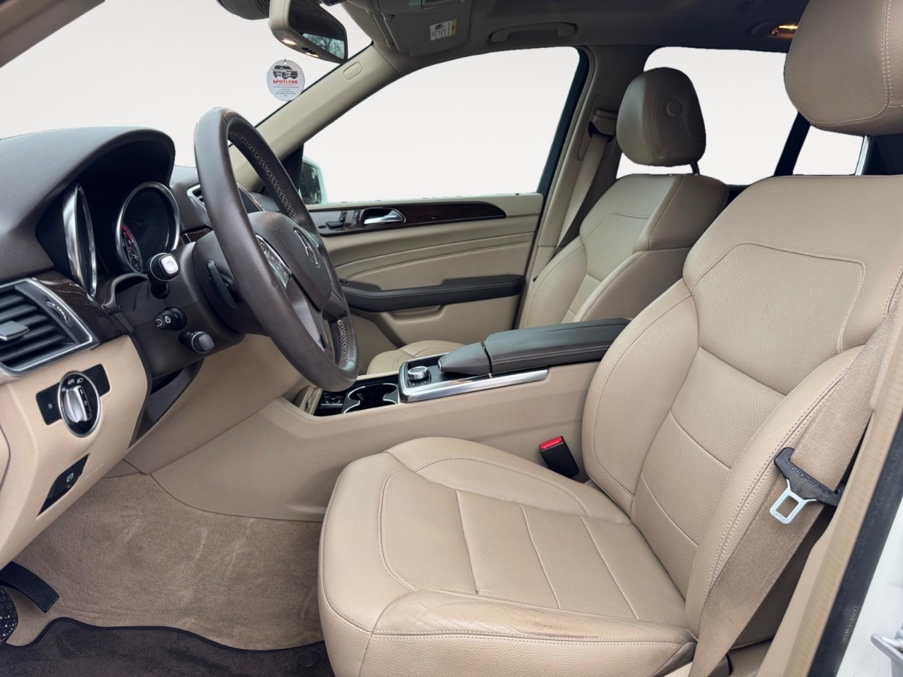 Vehicle image 19 of 29