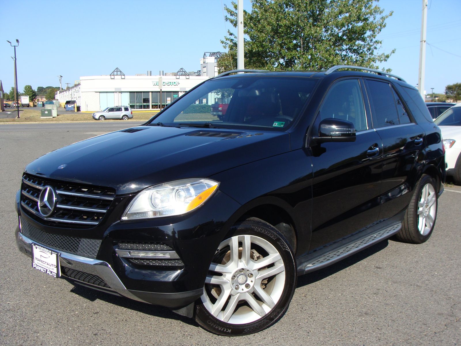 2015 Mercedes-Benz M-Class ML 350 Image 2 of 44