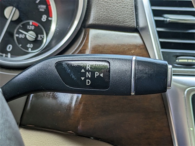 Vehicle image 14 of 32