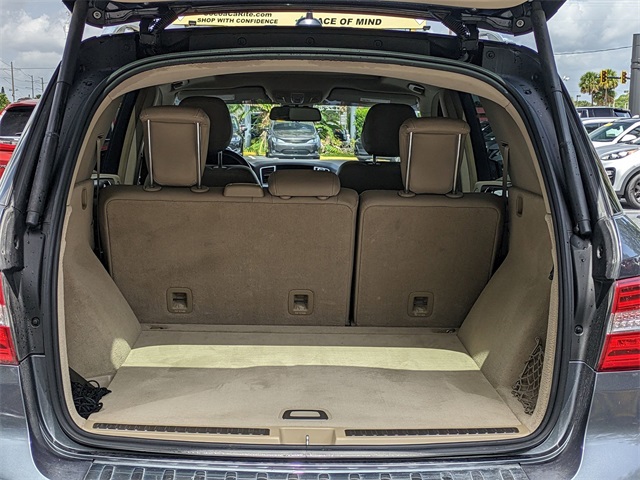 Vehicle image 26 of 32