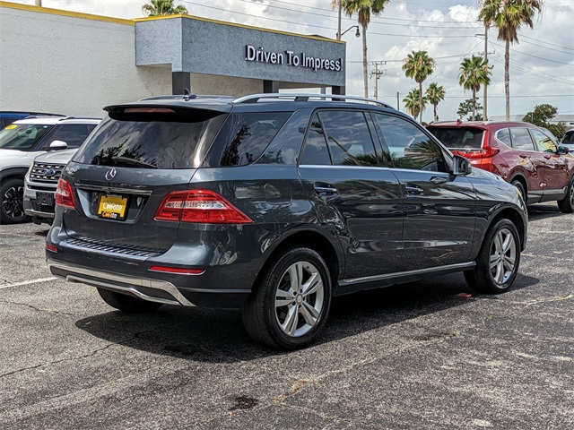 Vehicle image 5 of 32
