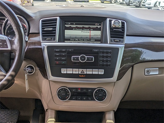 Vehicle image 15 of 32