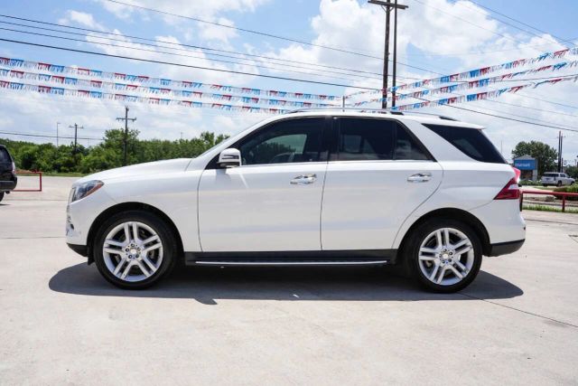 2015 Mercedes-Benz M-Class ML 350 Image 9 of 23