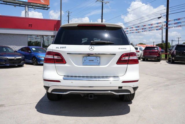 2015 Mercedes-Benz M-Class ML 350 Image 7 of 23