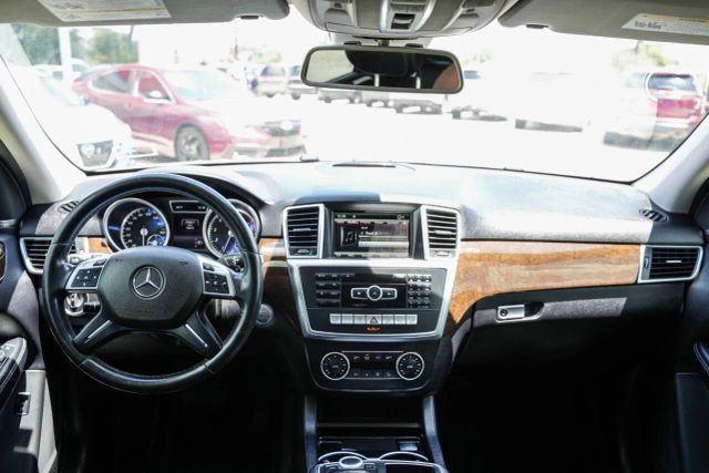 2015 Mercedes-Benz M-Class ML 350 Image 13 of 23