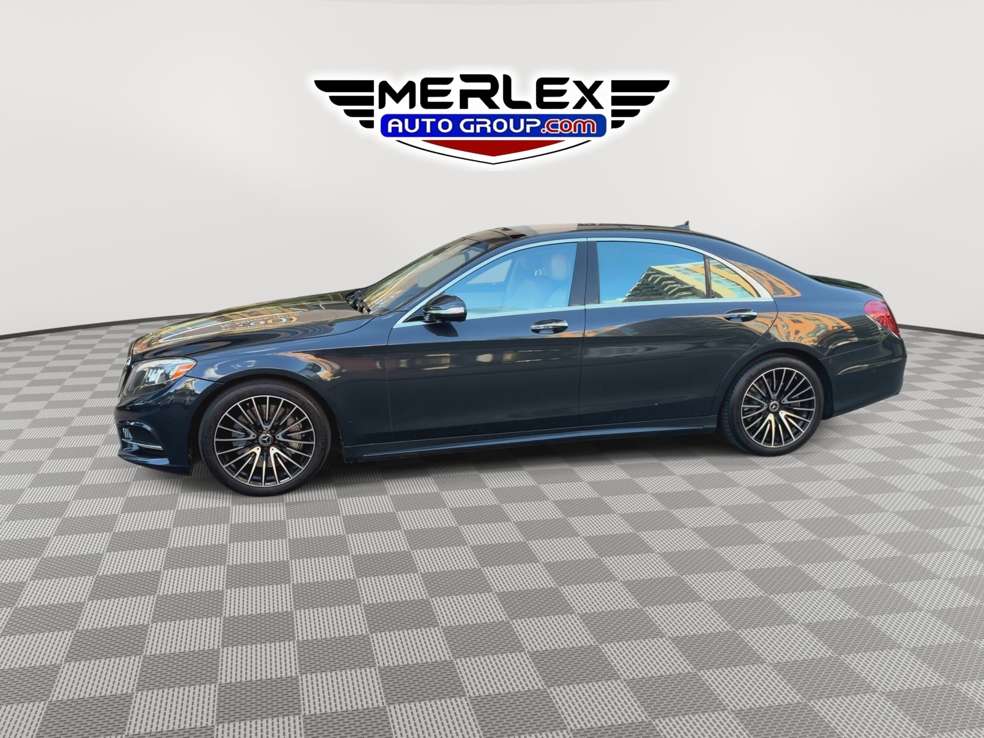 2015 Mercedes-Benz S-Class 550 Image 2 of 31