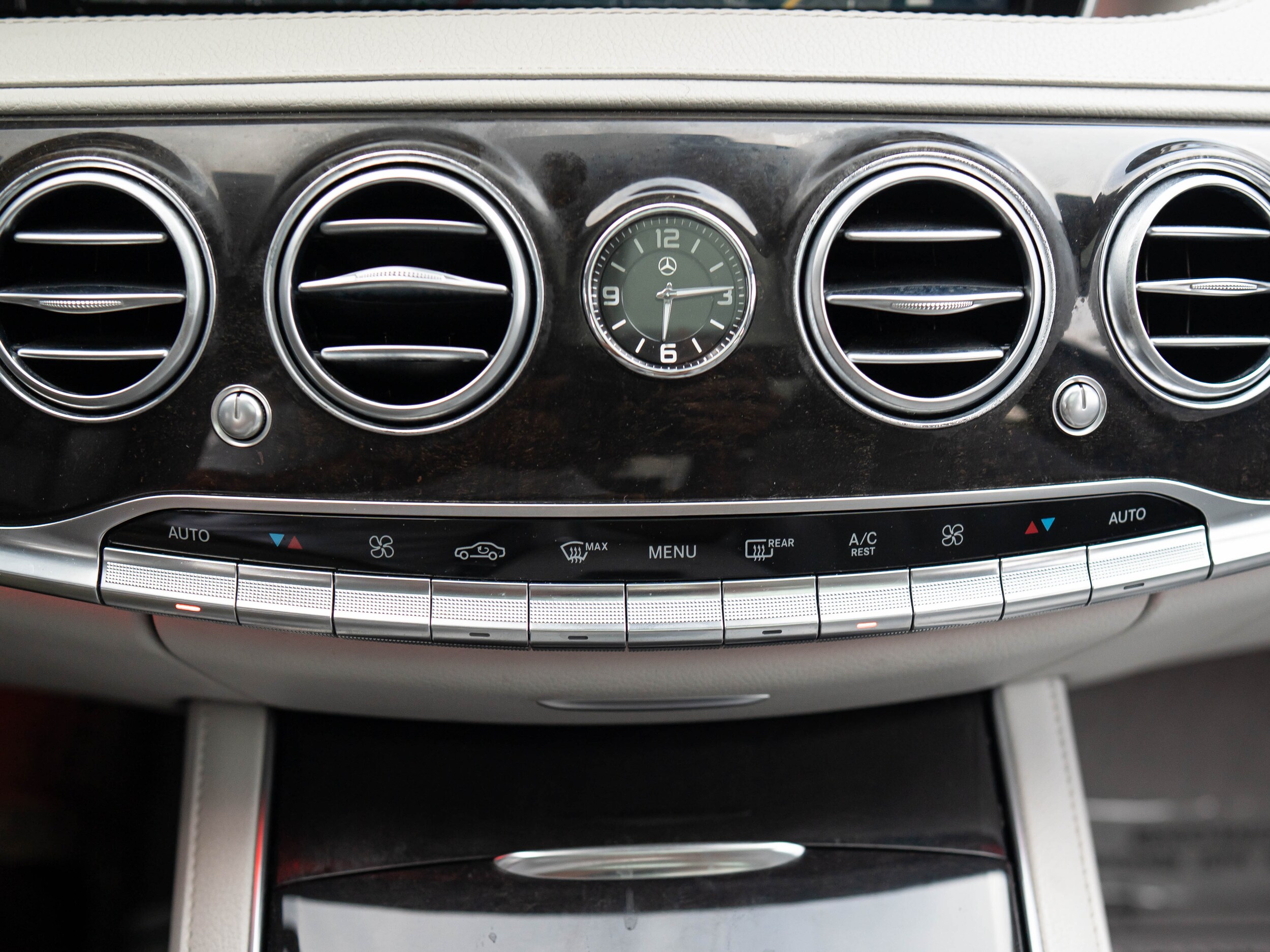 Vehicle image 35 of 64