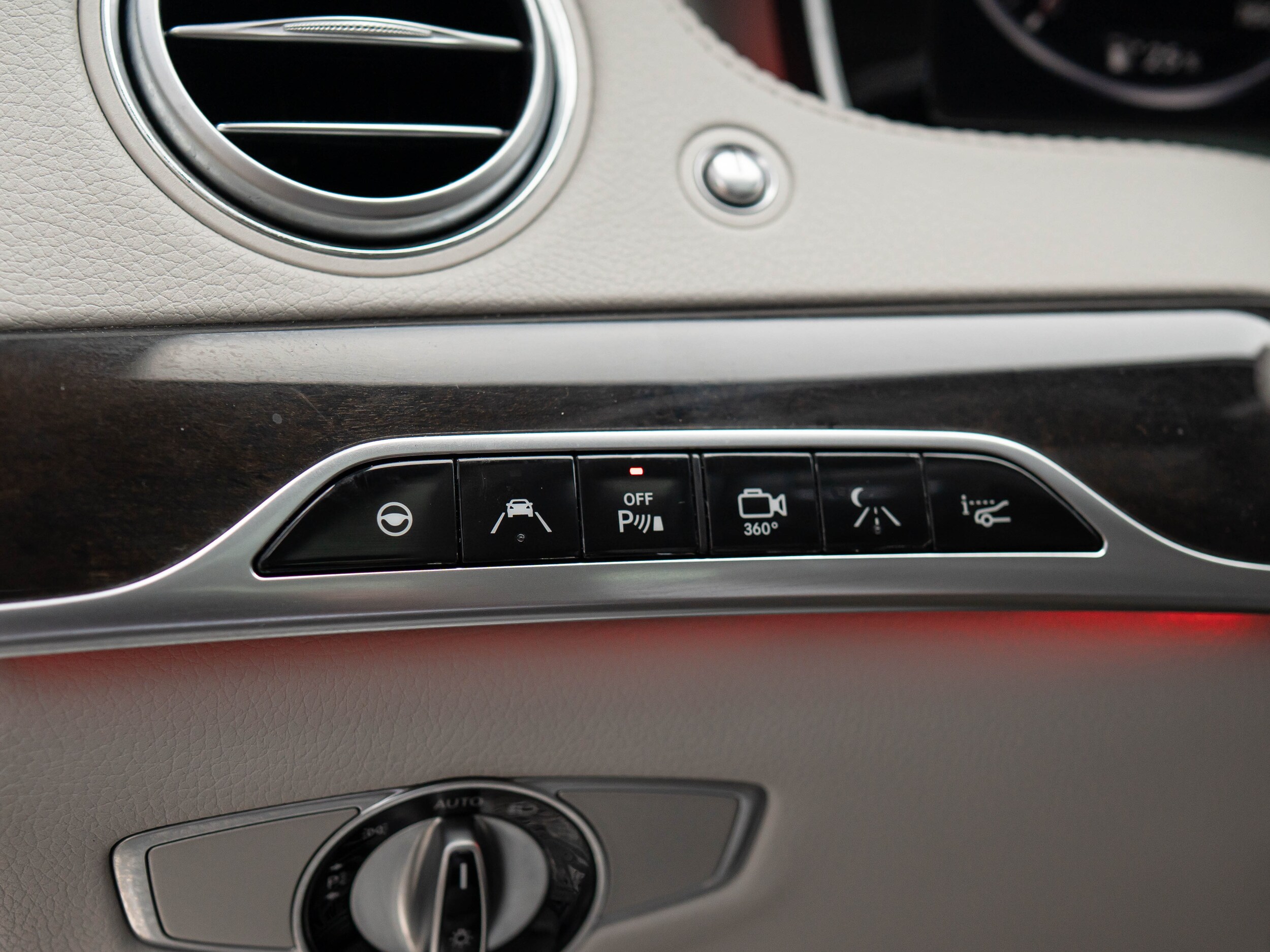 Vehicle image 41 of 64