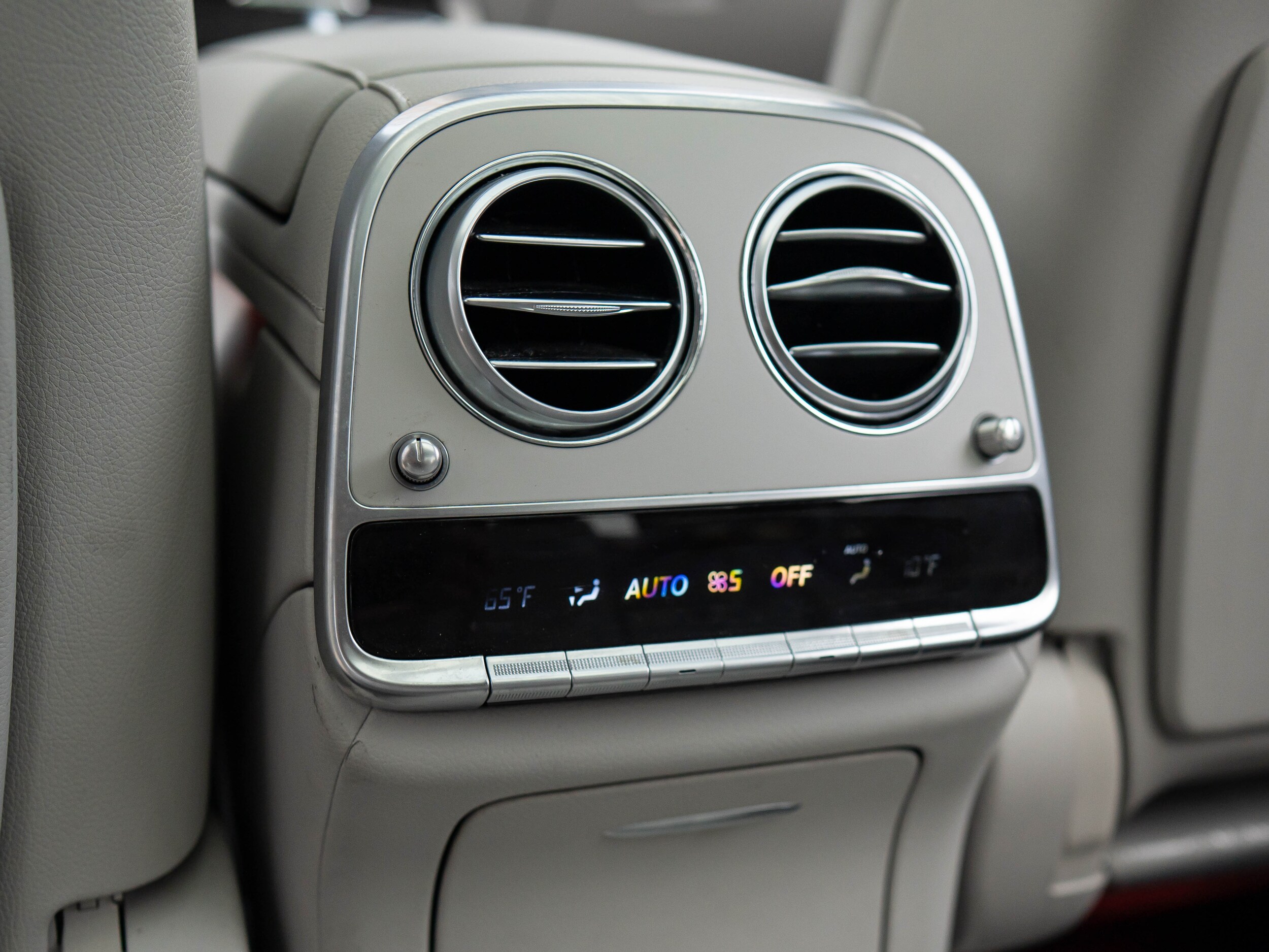 Vehicle image 23 of 64