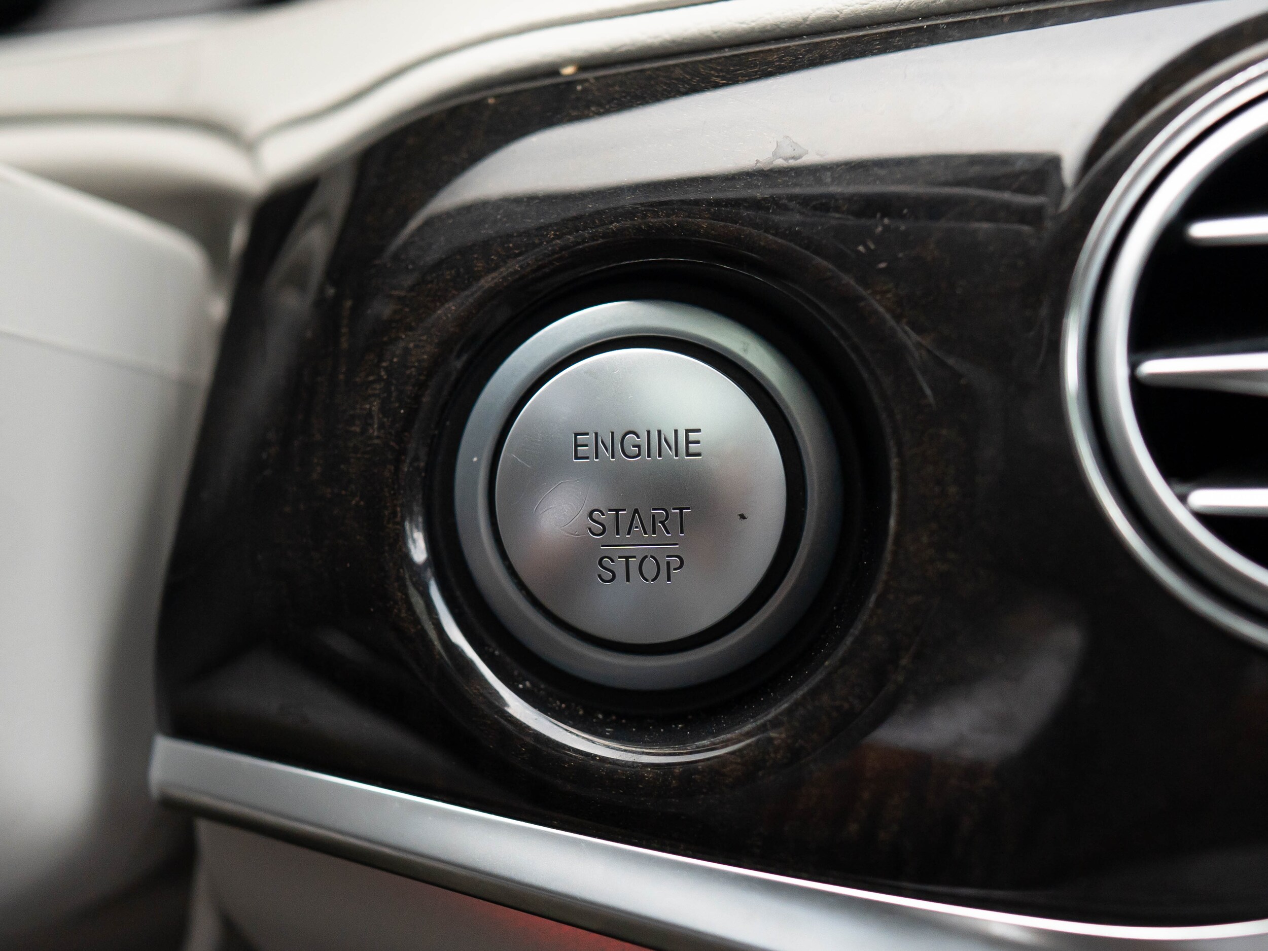 Vehicle image 34 of 64