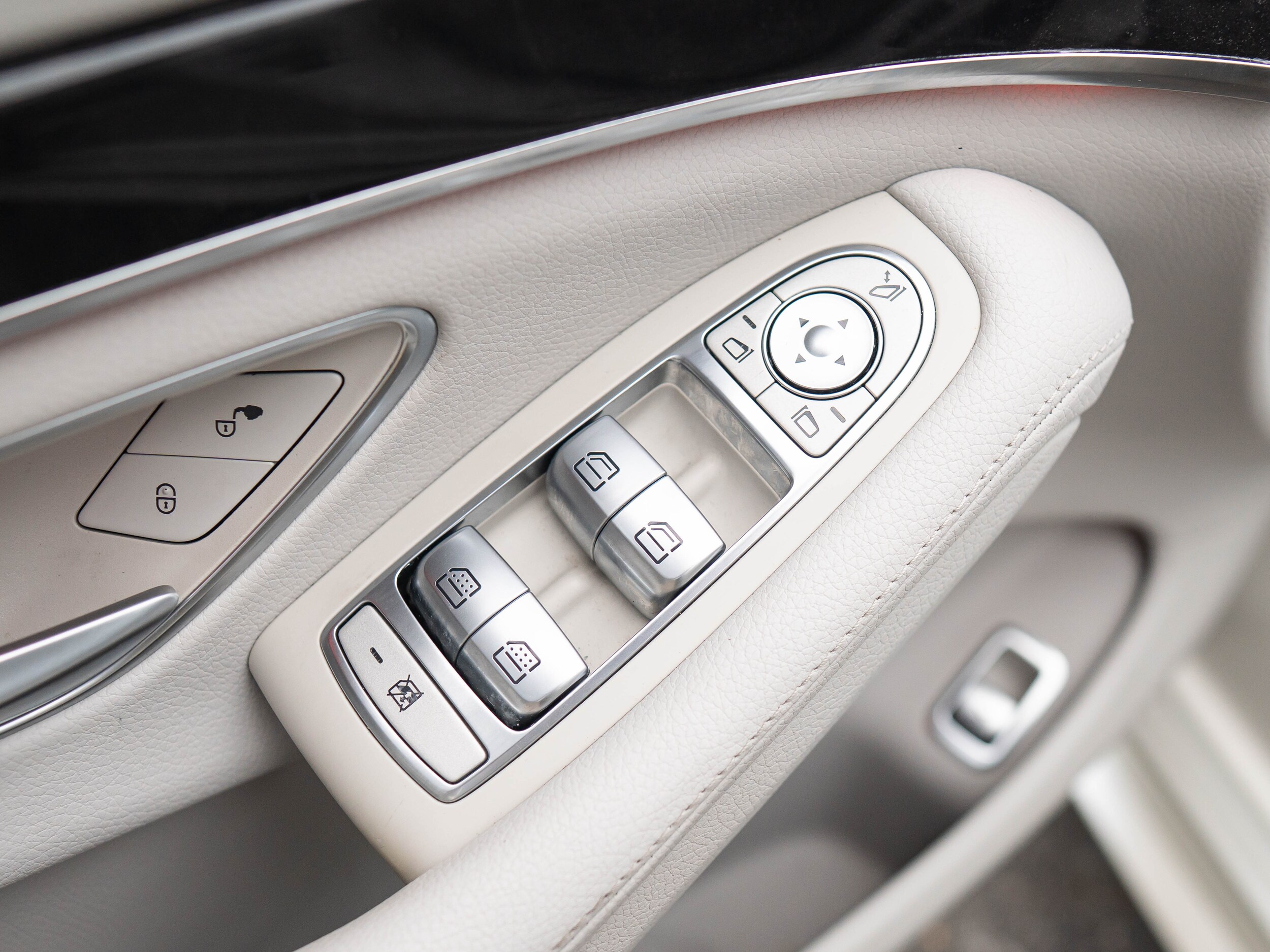 Vehicle image 44 of 64