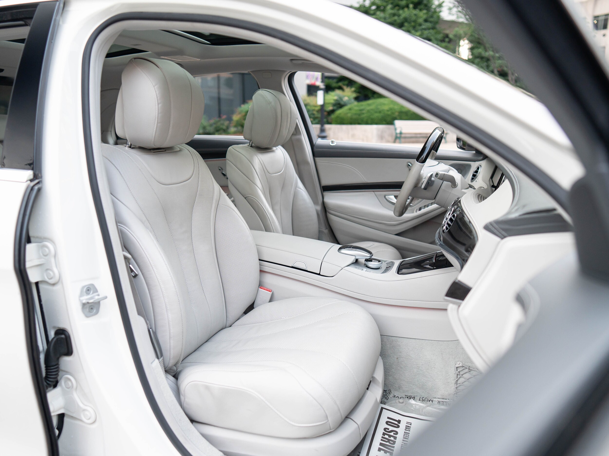 Vehicle image 17 of 64