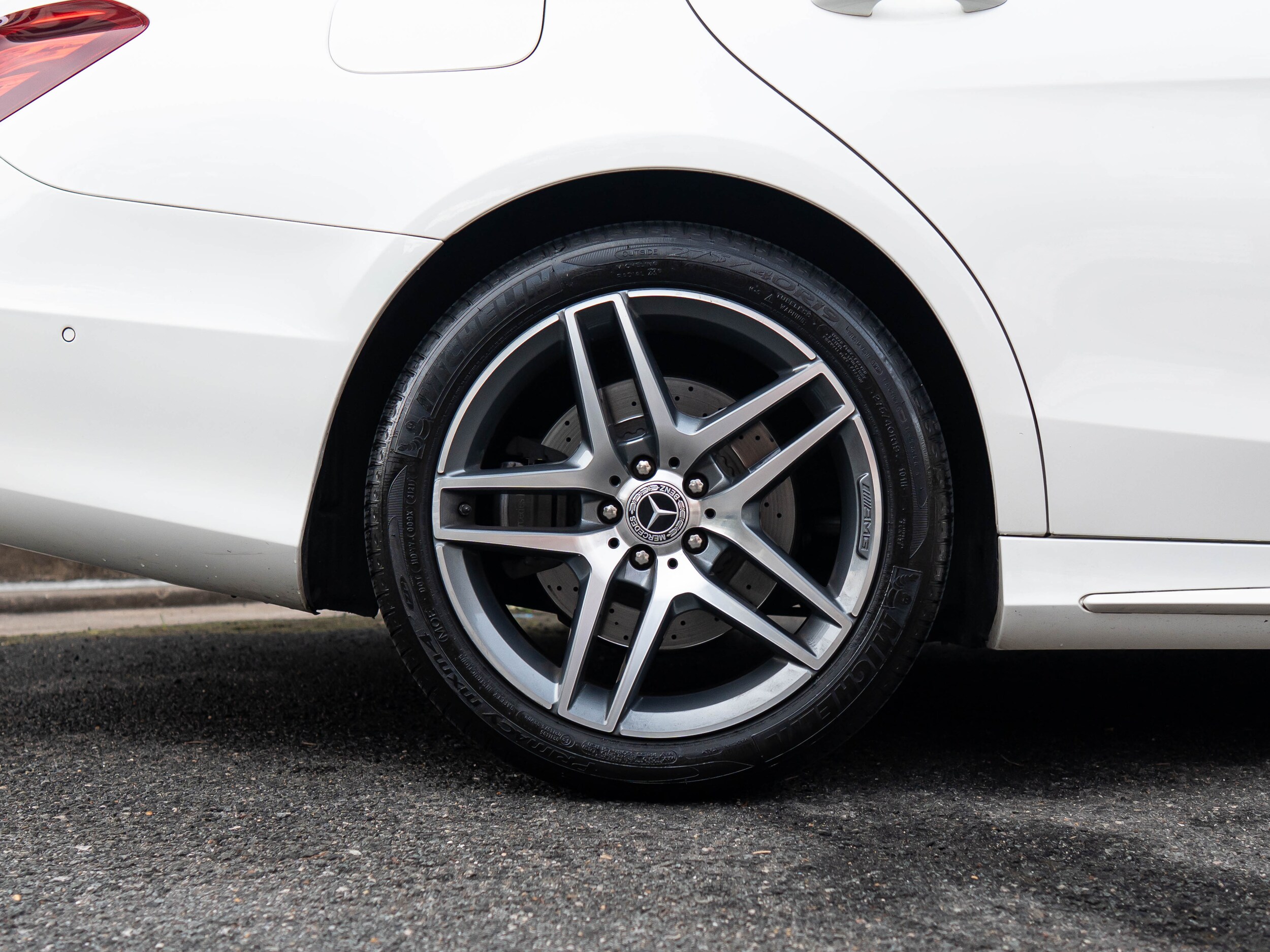 Vehicle image 11 of 64