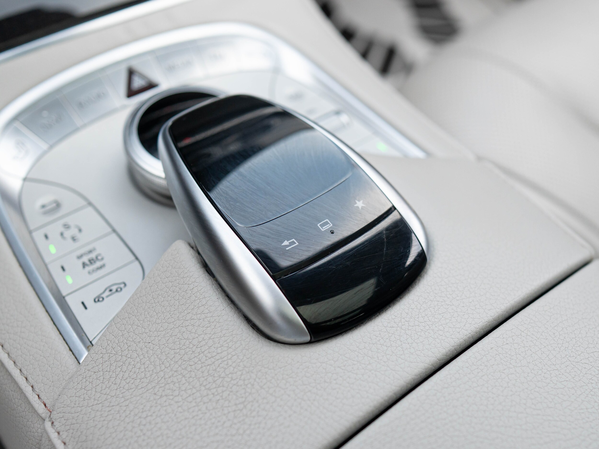 Vehicle image 40 of 64