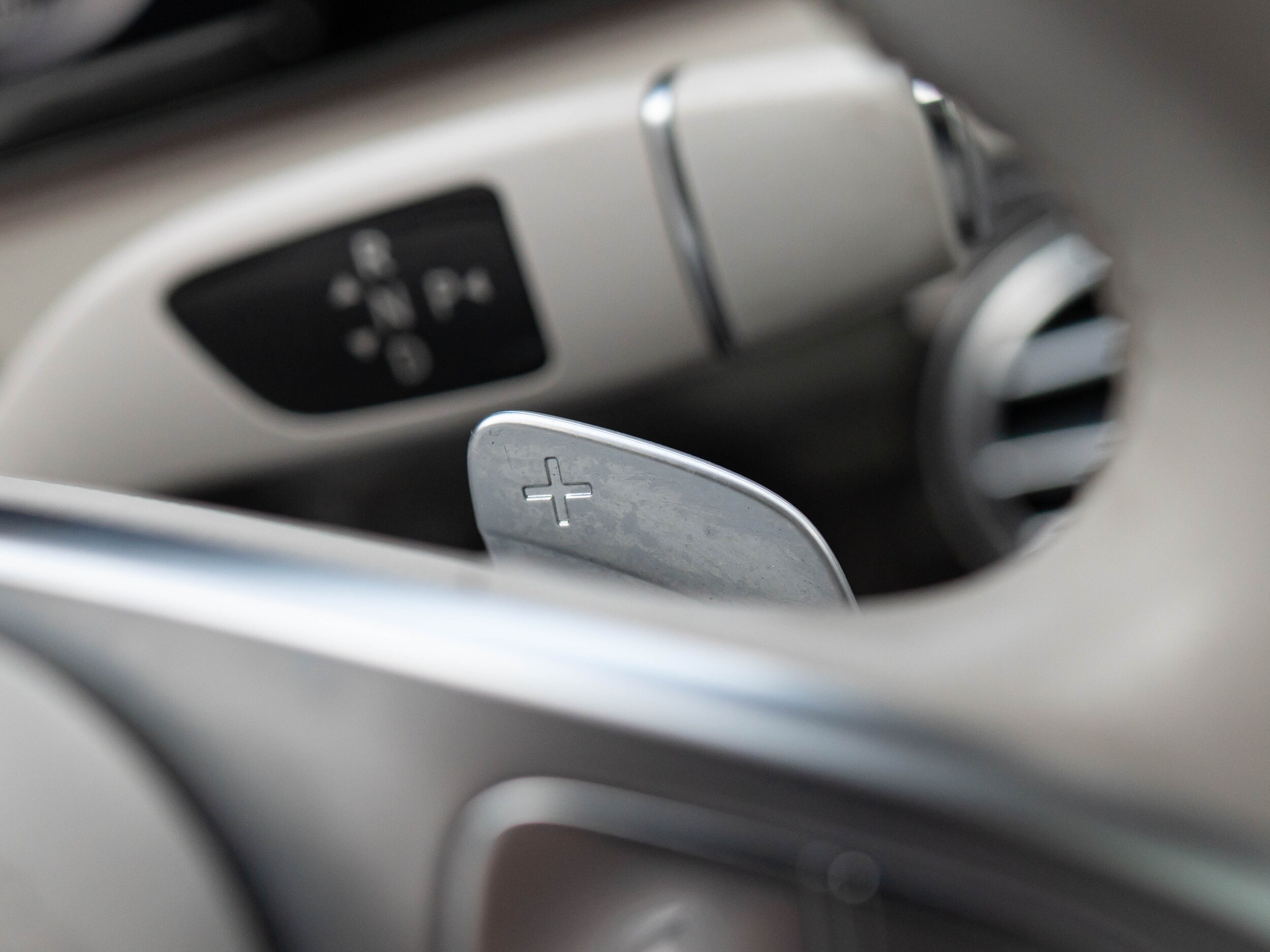 Vehicle image 27 of 64