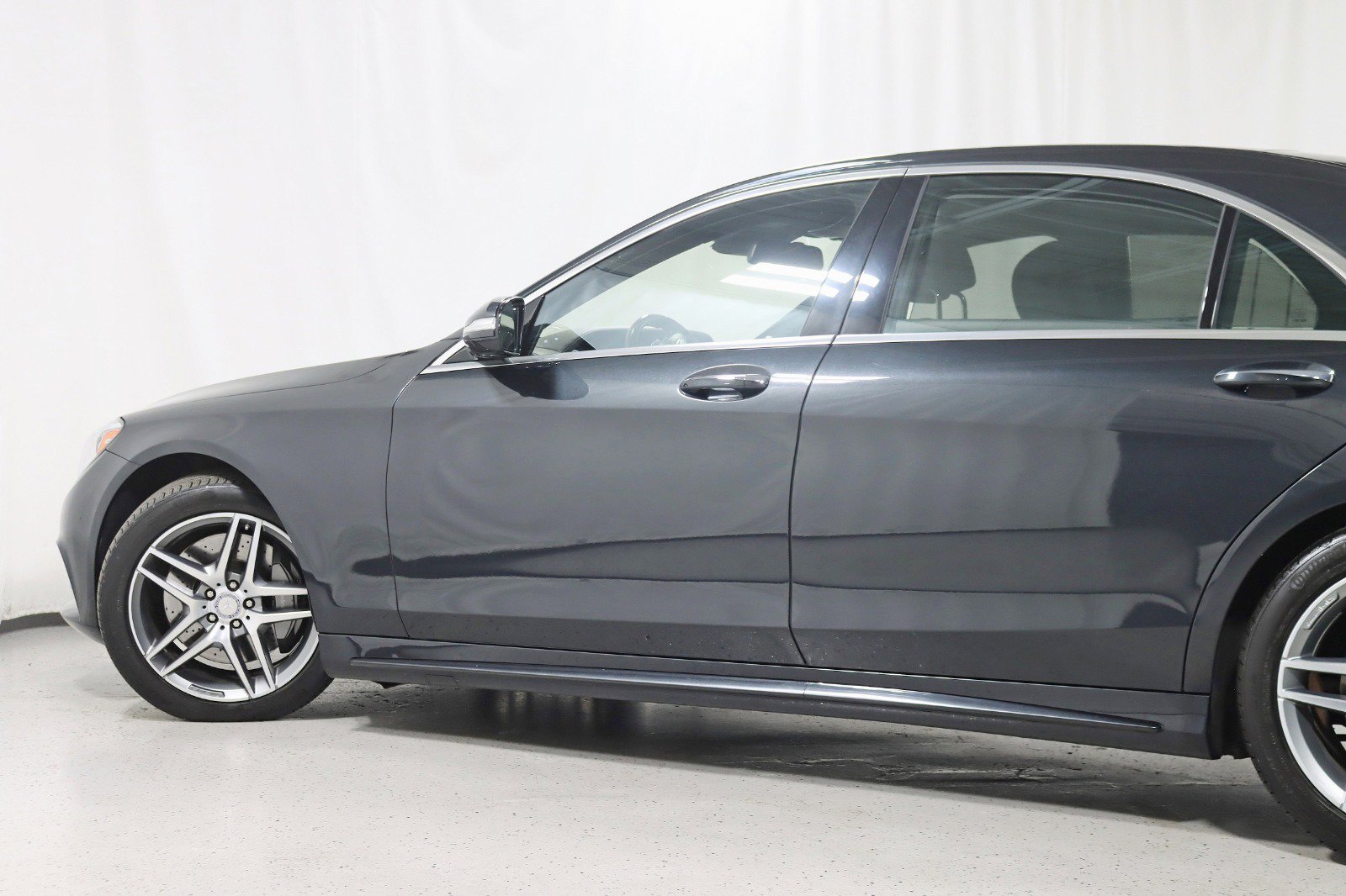 2015 Mercedes-Benz S-Class 550 Image 6 of 51