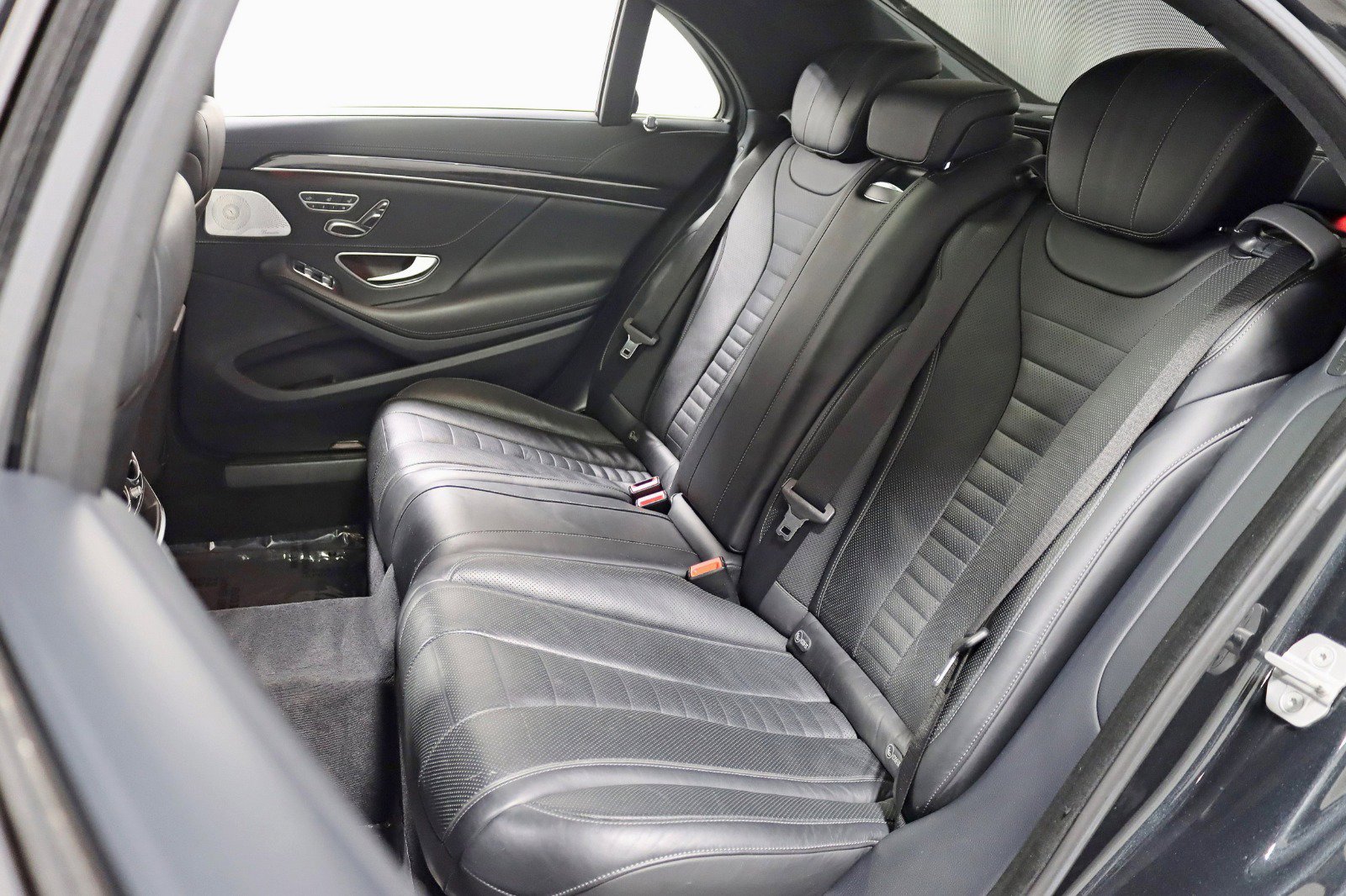 2015 Mercedes-Benz S-Class 550 Image 17 of 51