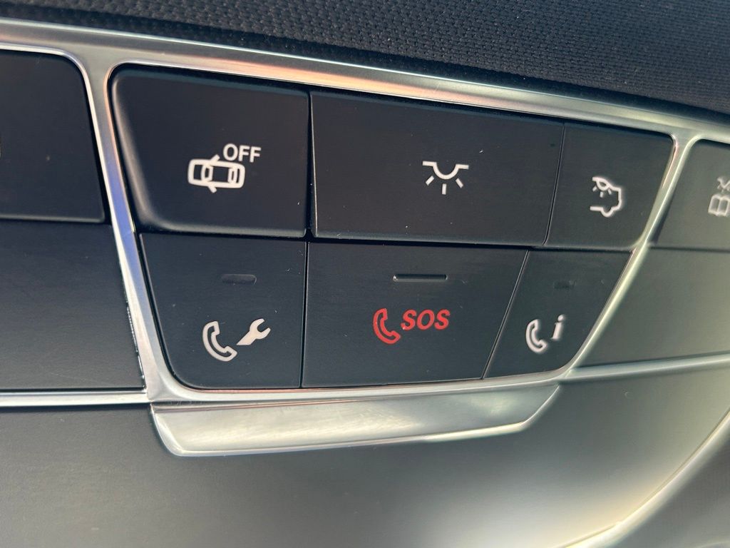 Vehicle image 42 of 45