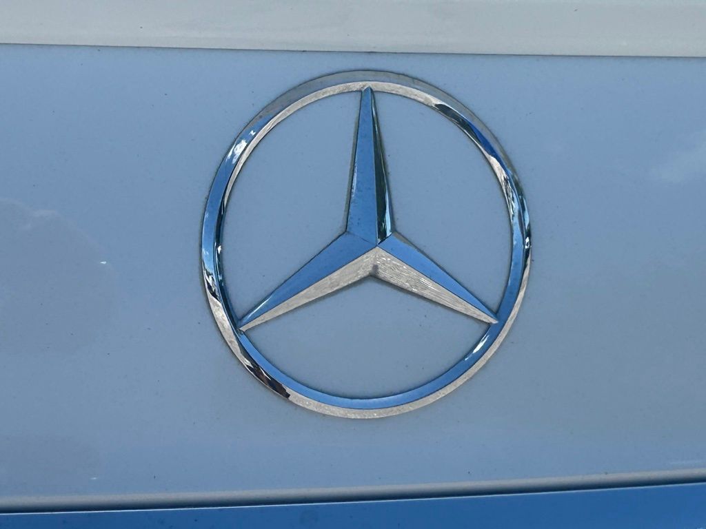 Vehicle image 21 of 45