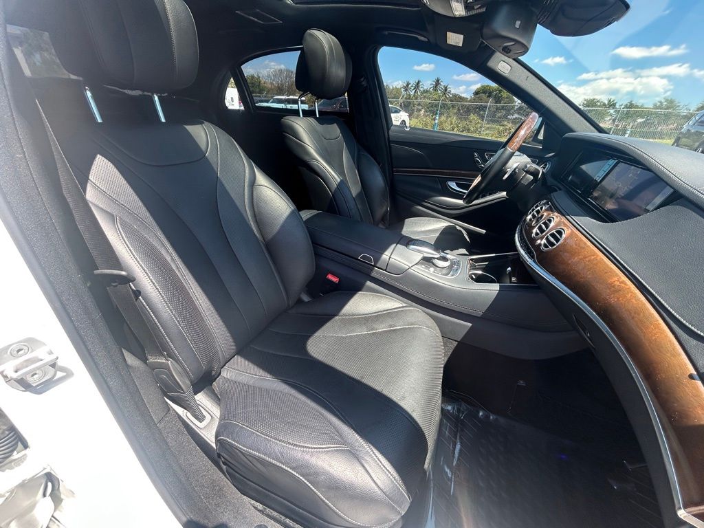Vehicle image 27 of 45