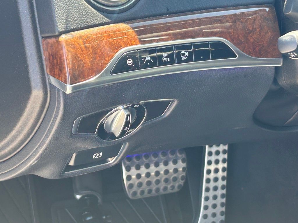 Vehicle image 34 of 45