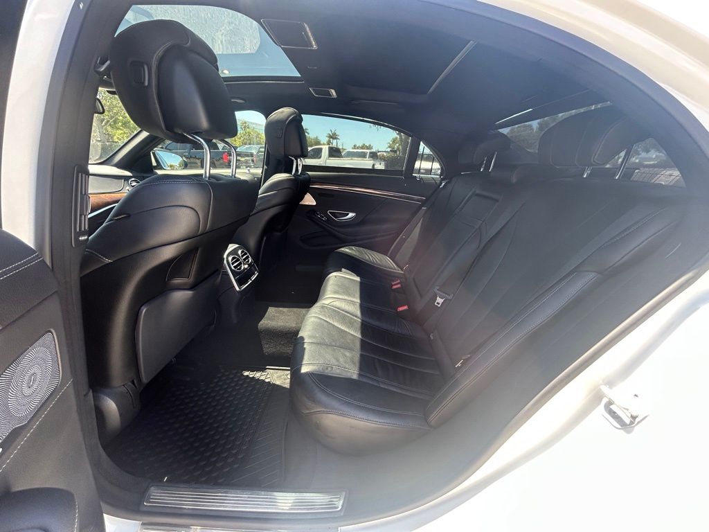 Vehicle image 32 of 45