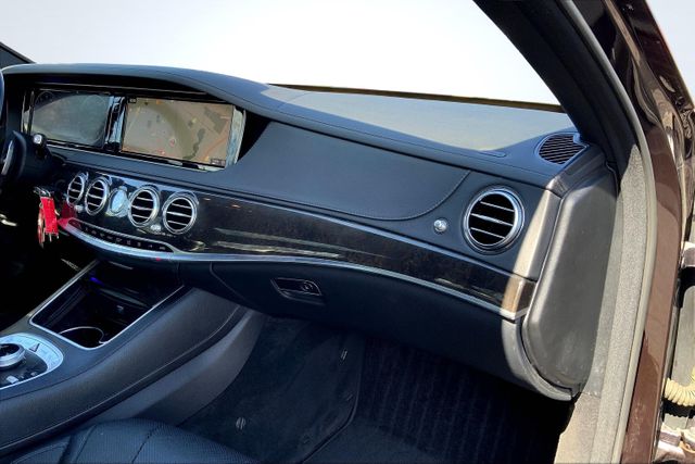 Vehicle image 21 of 31