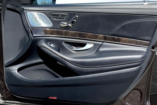 Vehicle image 24 of 31